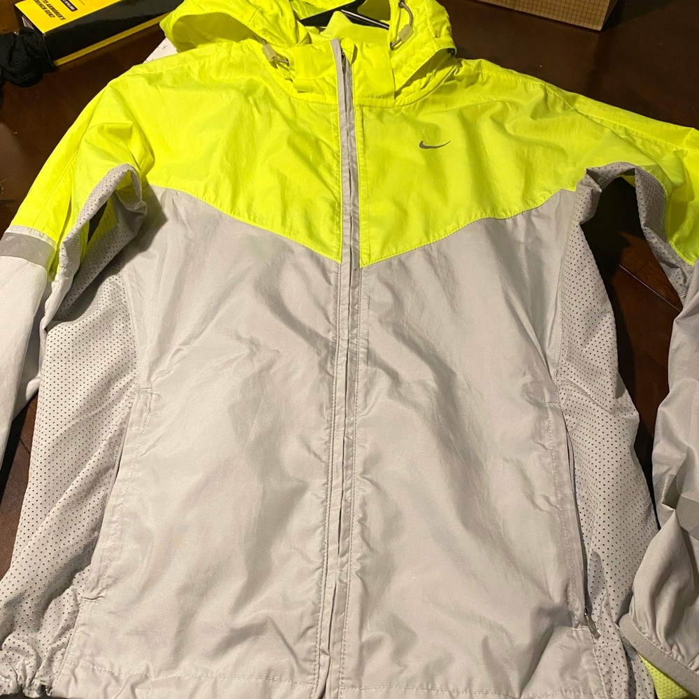 NIKE WINDBREAKER REFLECTIVE